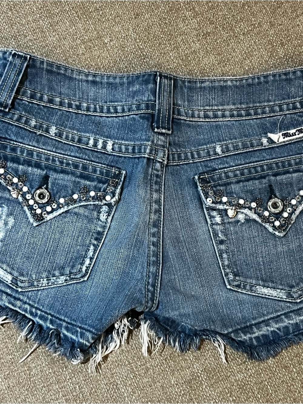 Miss Me Size 28 Y2K McBling Embellished Denim Cutoff Shorts Rhinestone Bling - Picture 2 of 5